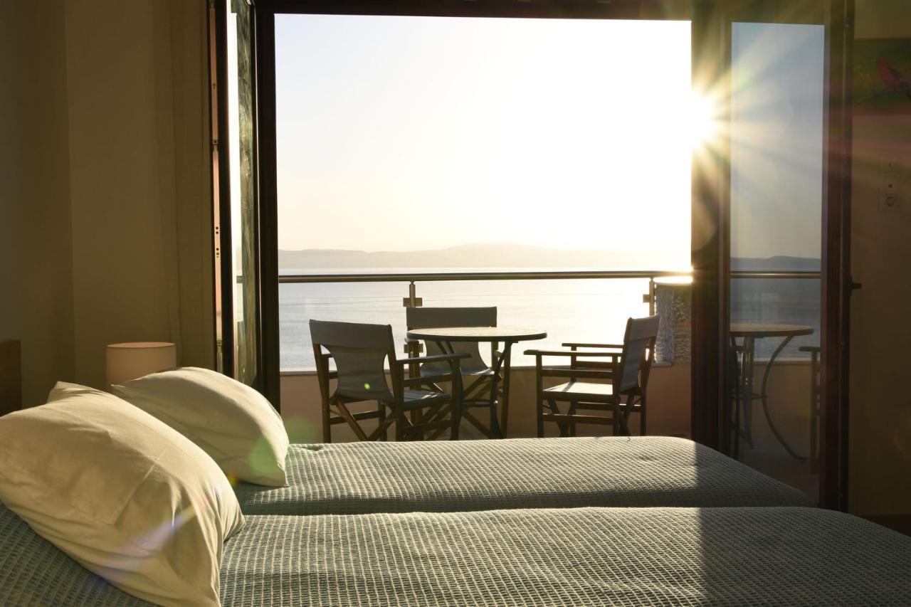 Villa Dafni - Infinite Sea Vistas With Private Pool 칼라마타 외부 사진