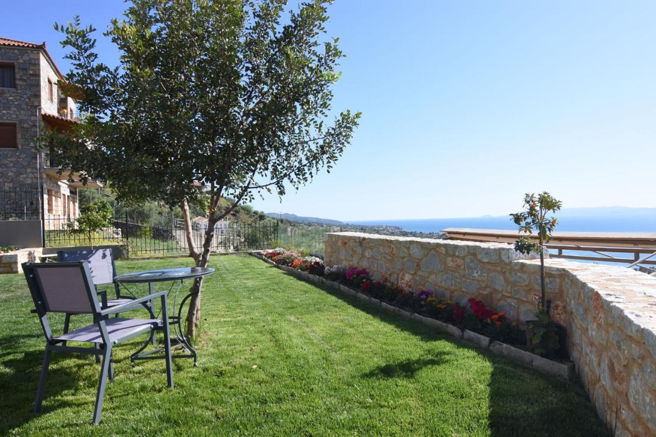 Villa Dafni - Infinite Sea Vistas With Private Pool 칼라마타 외부 사진