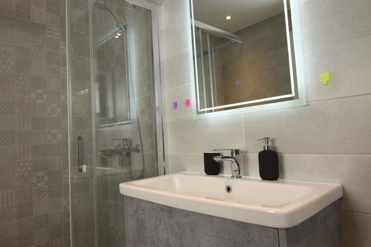 Villa Dafni - Infinite Sea Vistas With Private Pool 칼라마타 외부 사진