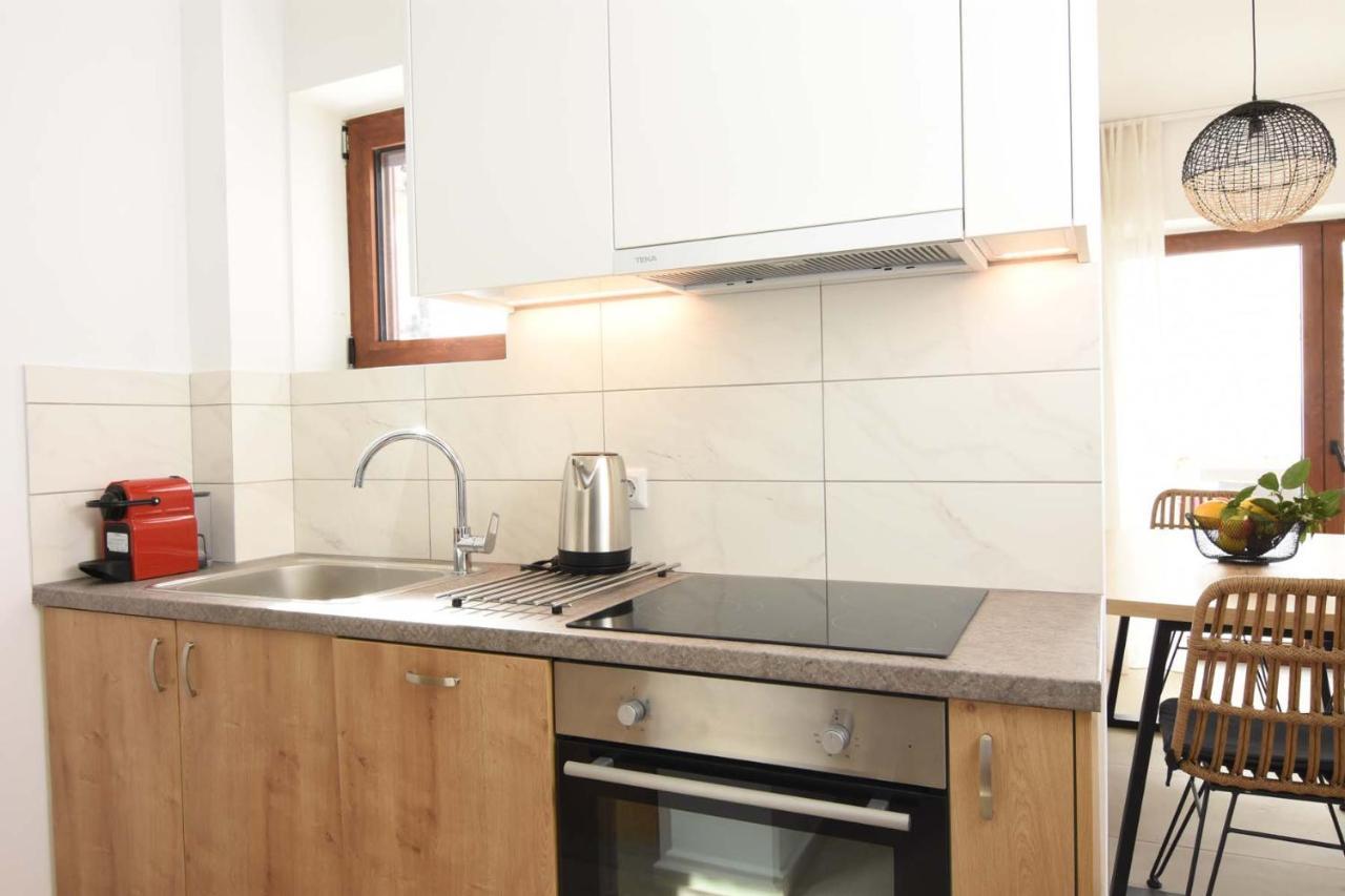 Villa Dafni - Infinite Sea Vistas With Private Pool 칼라마타 외부 사진