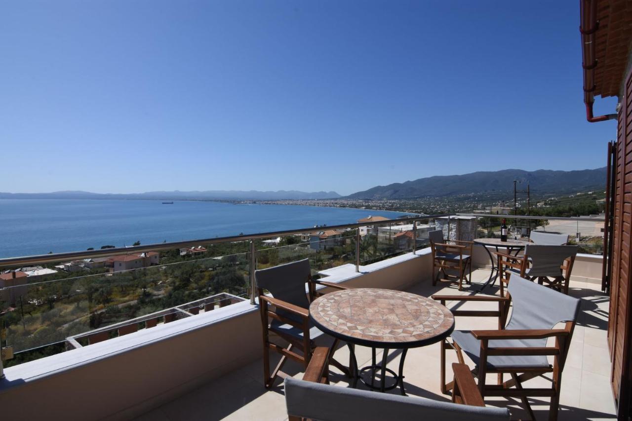 Villa Dafni - Infinite Sea Vistas With Private Pool 칼라마타 외부 사진