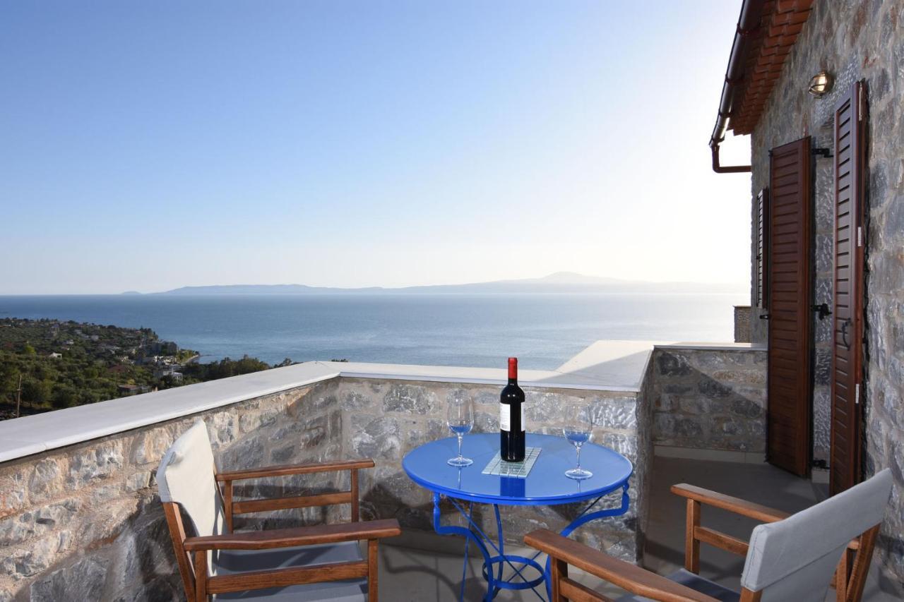 Villa Dafni - Infinite Sea Vistas With Private Pool 칼라마타 외부 사진