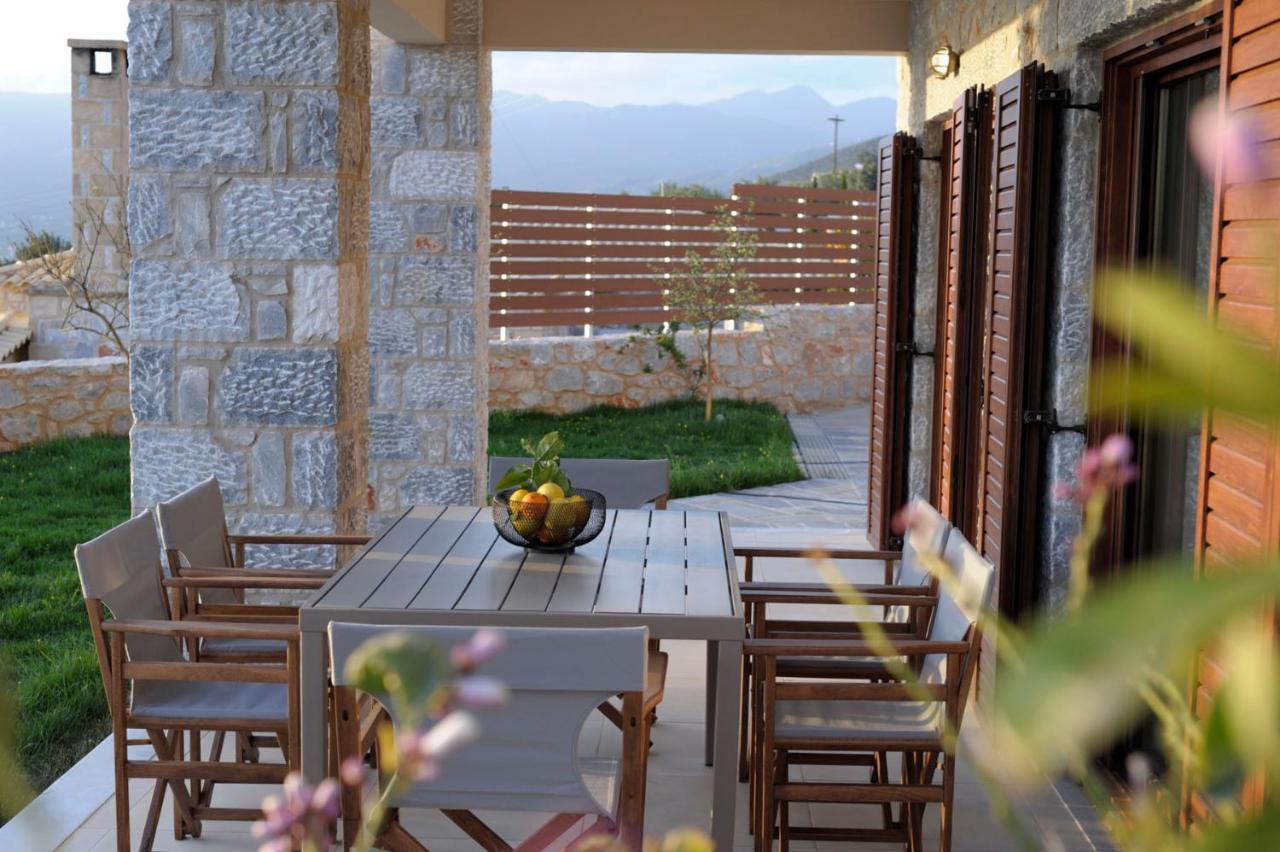 Villa Dafni - Infinite Sea Vistas With Private Pool 칼라마타 외부 사진