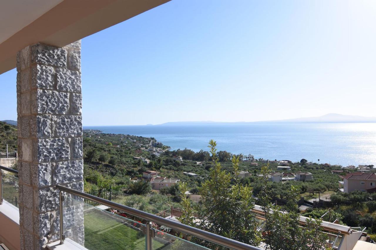 Villa Dafni - Infinite Sea Vistas With Private Pool 칼라마타 외부 사진