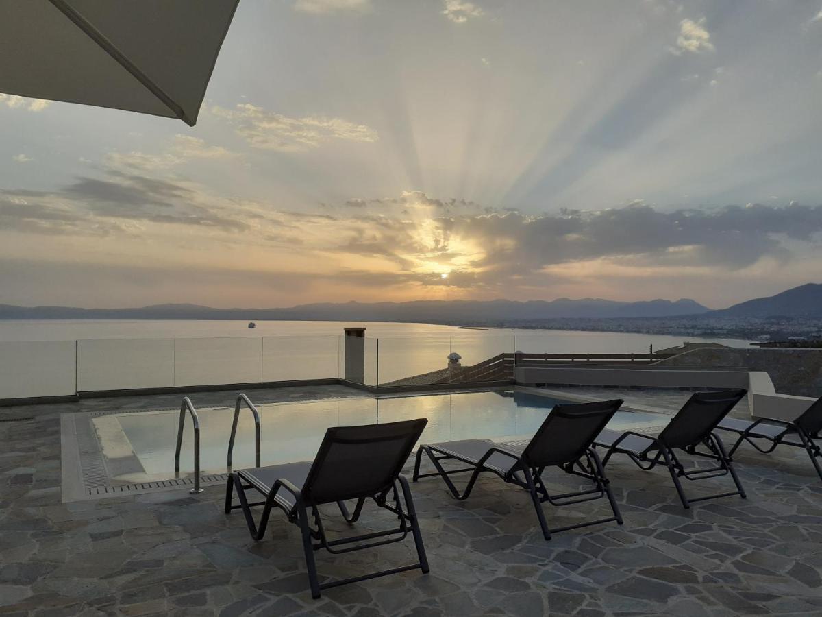 Villa Dafni - Infinite Sea Vistas With Private Pool 칼라마타 외부 사진